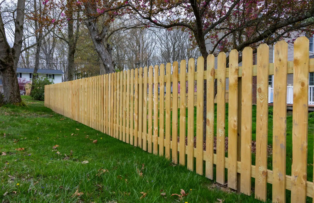 The Long-Term Benefits of Hiring Professional Wood Fence Builders in Augusta County