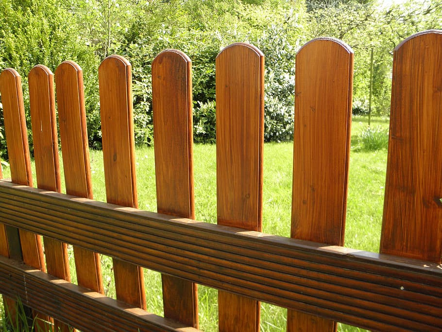 Fence Work in Albemarle County: Choosing the Right Contractor
