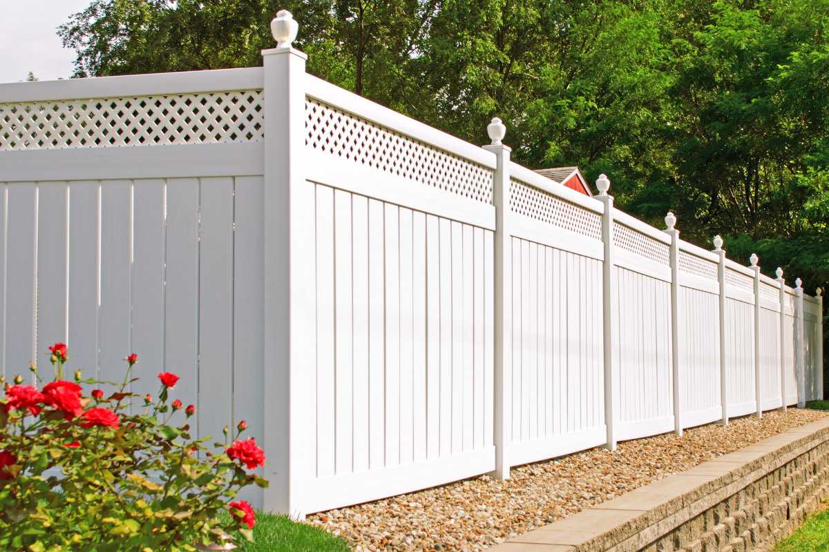 Vinyl & Aluminum Fencing